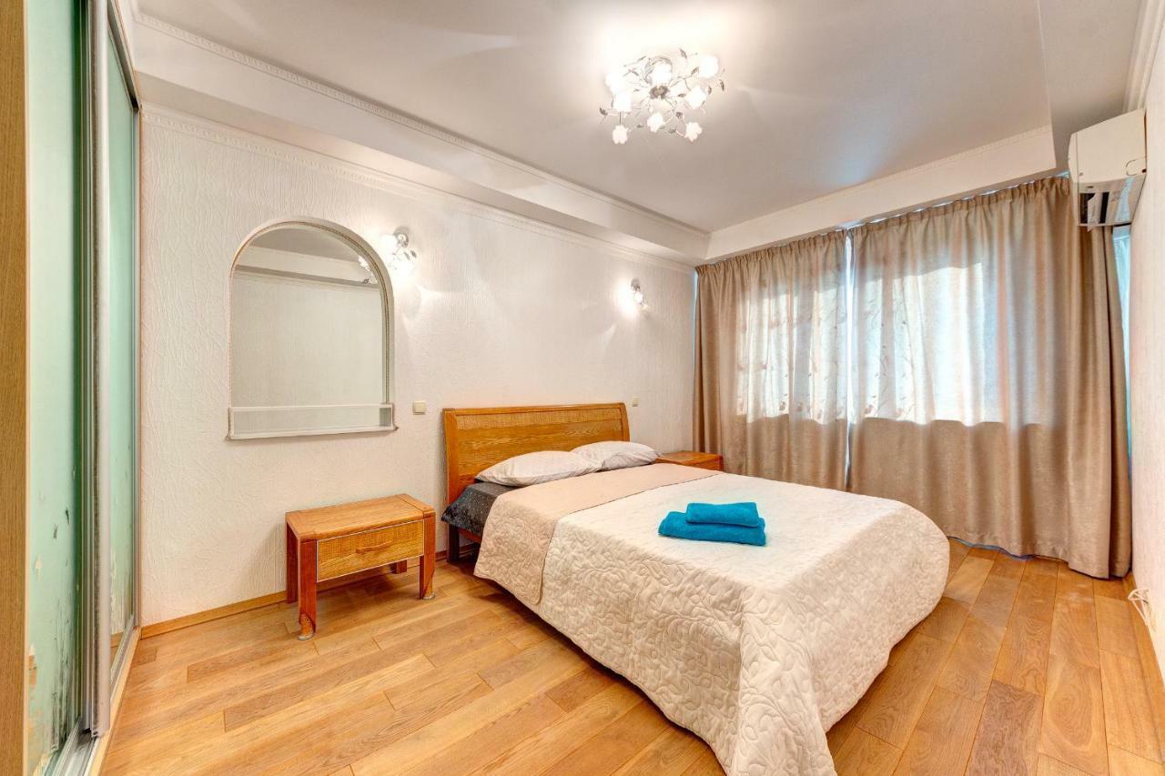 Apartments Near The Shopping Center Gulliver Київ Екстер'єр фото