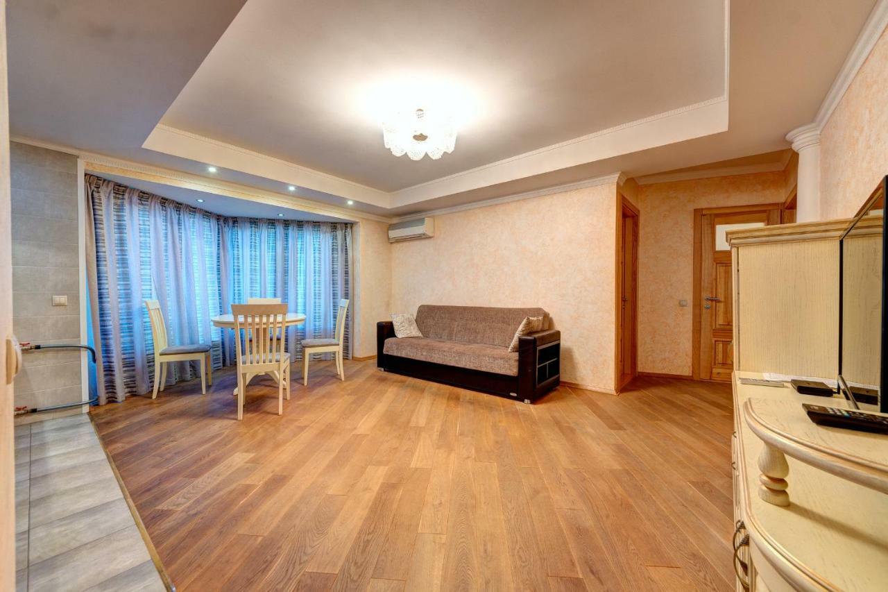 Apartments Near The Shopping Center Gulliver Київ Екстер'єр фото