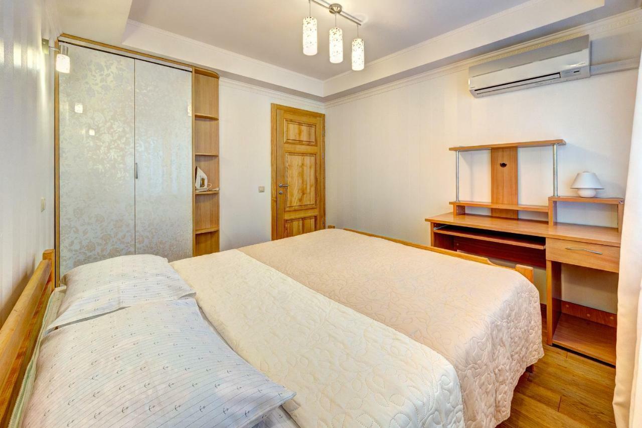 Apartments Near The Shopping Center Gulliver Київ Екстер'єр фото