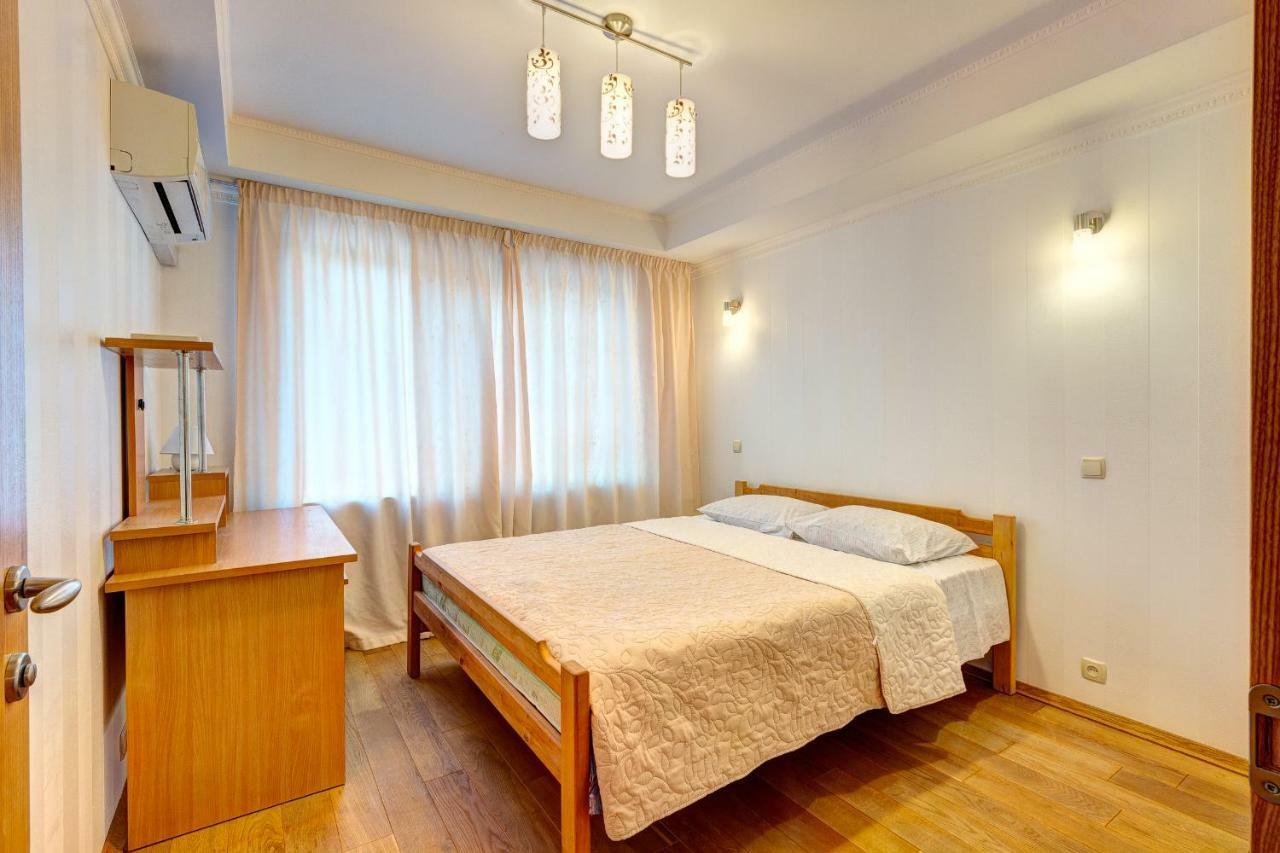 Apartments Near The Shopping Center Gulliver Київ Екстер'єр фото