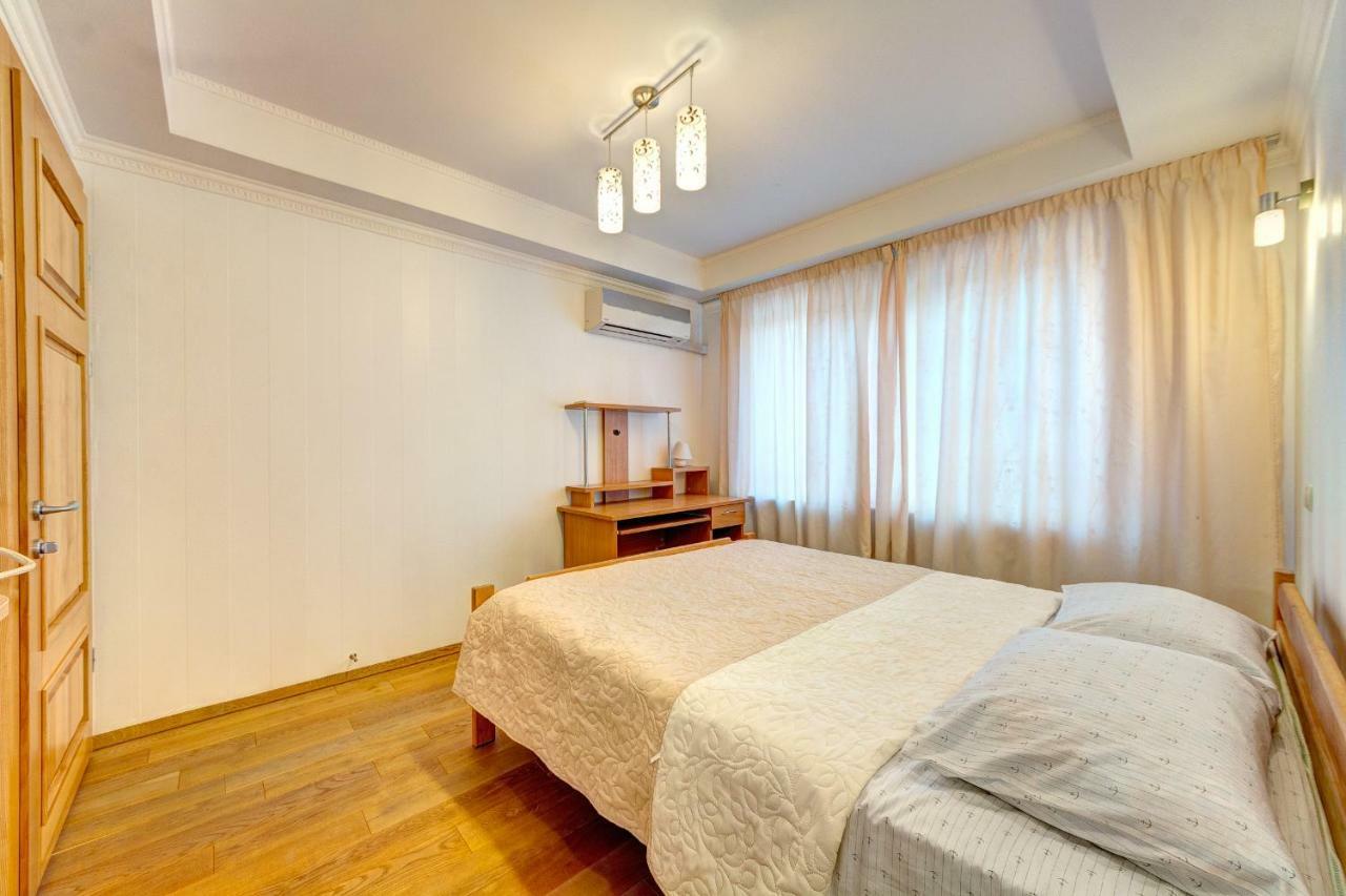 Apartments Near The Shopping Center Gulliver Київ Екстер'єр фото