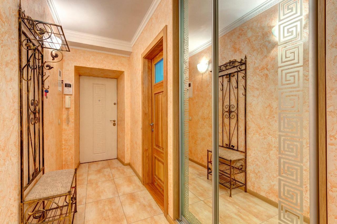Apartments Near The Shopping Center Gulliver Київ Екстер'єр фото